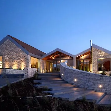 Villa Minthis